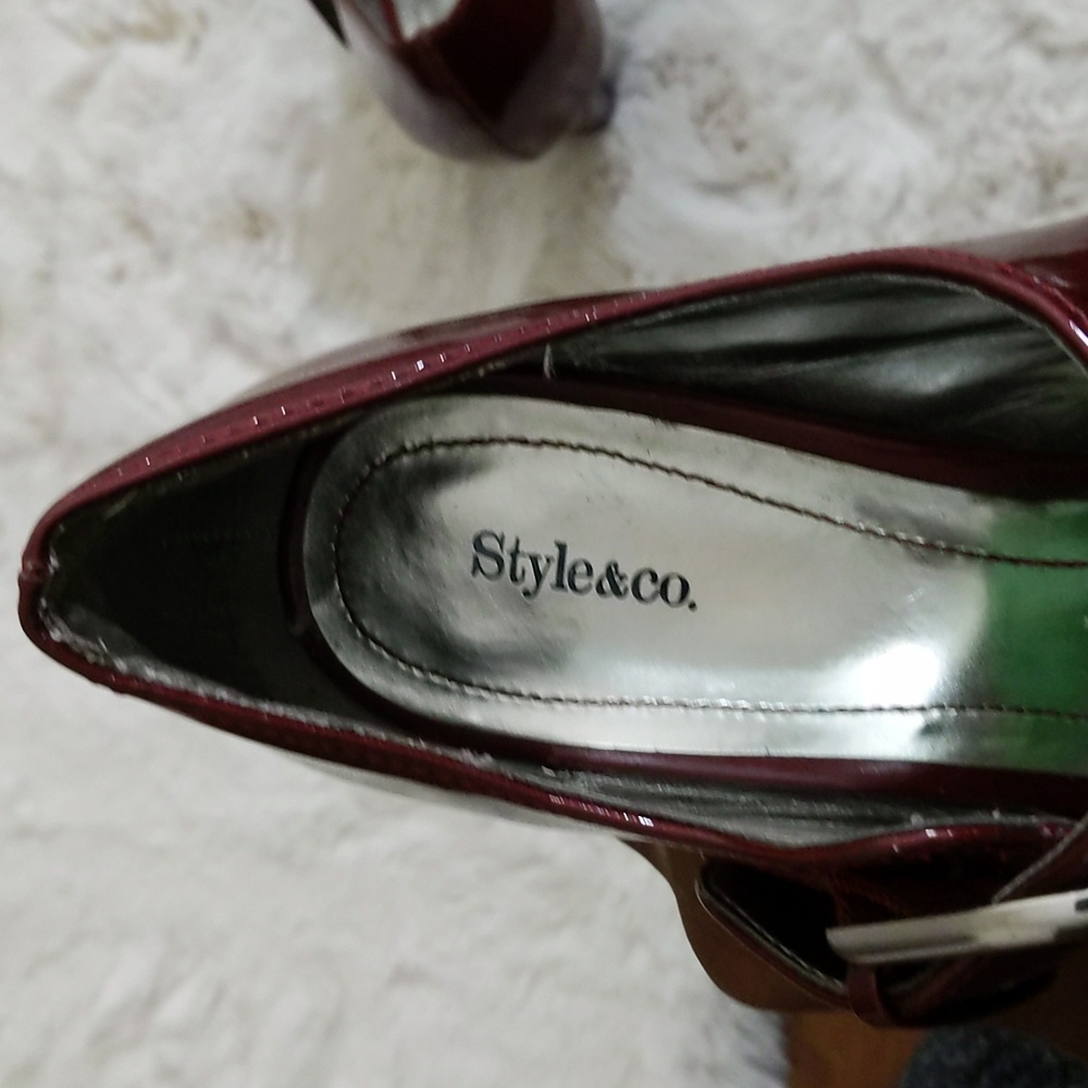 Style & Co| Vintage Burgundy suede high heel pump - Picture 12 of 14